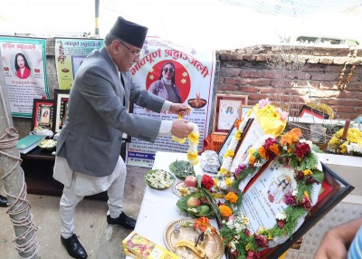   प्रधानमन्त्रीसहितले दिए  सुर्खेत पुगेर डा. सञ्जु खड्कालाई श्रद्धाञ्जली